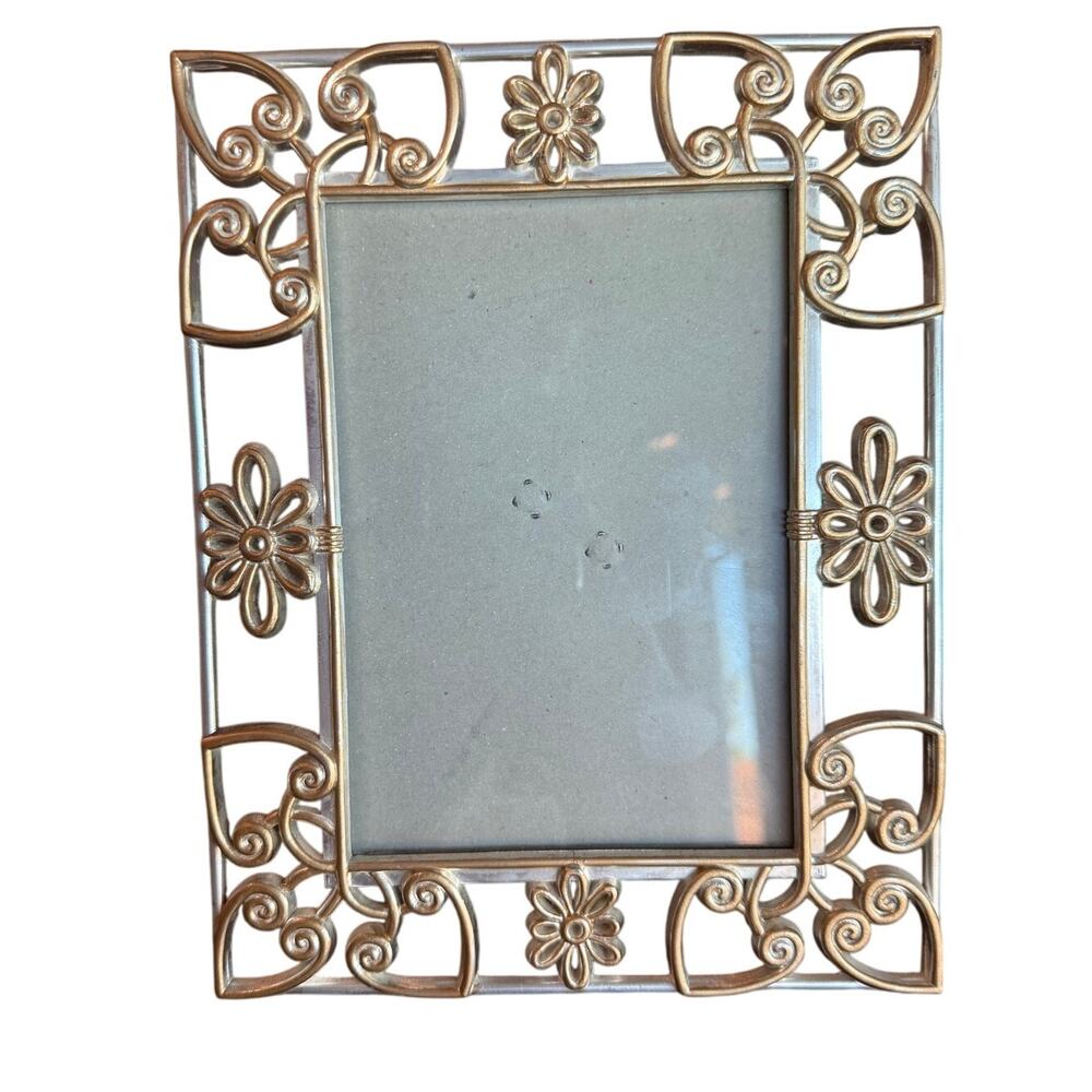 Elsa L Vintage Gold & Silver Tone Frame 5"x7" Hearts & Daisies 9.5"x7.5"